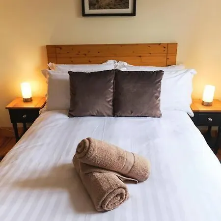 Let - New Town Nyaraló Dingle